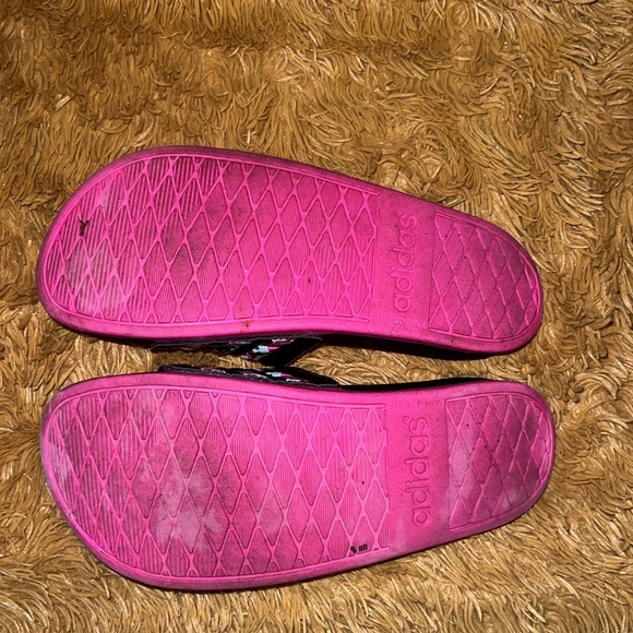 Adidas Adilette Women’s slides black with floral - Picture 5 of 7